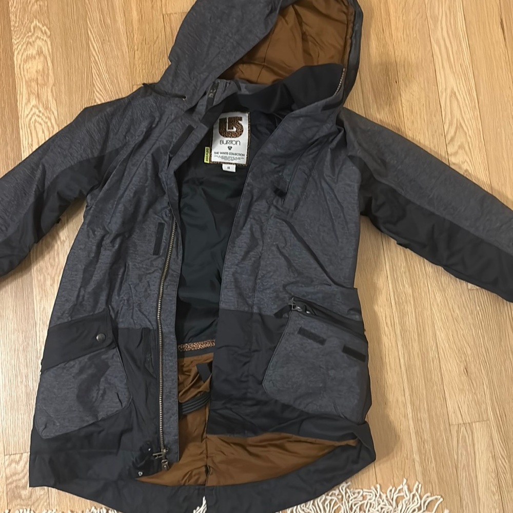 Burton women’s snowboarding jacket